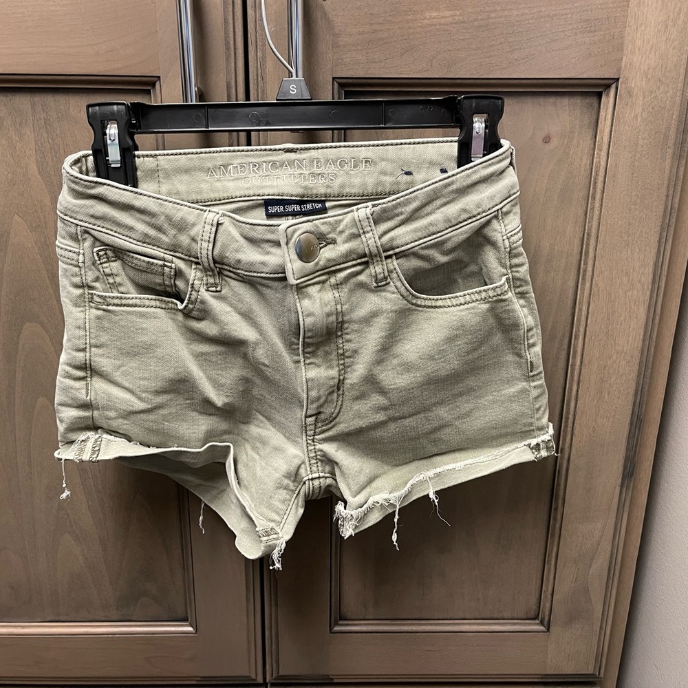 American Eagle Outfitters Women's Green Shorts